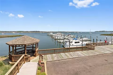 47 Harbour View Pl #47, Stratford, CT 06615