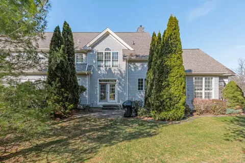 33 Old Field Hill Rd #32, Southbury, CT 06488