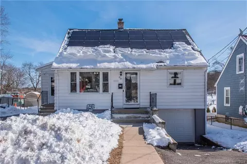 23 Villa Rd, Waterbury, CT 06706