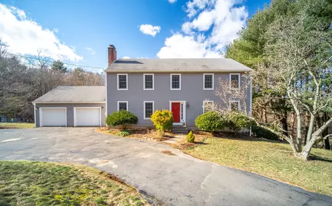 24 Meeting House Rd, Haddam, CT 06438