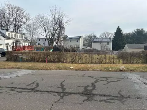 380 Greenwood St, Bridgeport, CT 06606