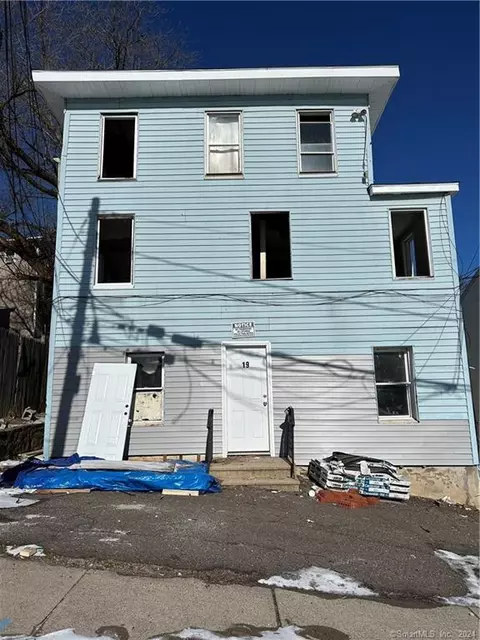 19 Webster St, New Britain, CT 06051