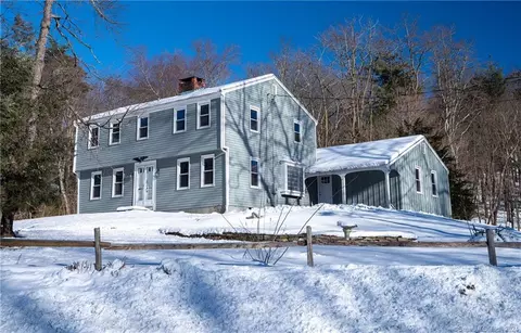 500 Huckleberry Hill Rd, Avon, CT 06001