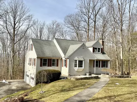 107 Oakdale Ave, Winchester, CT 06098