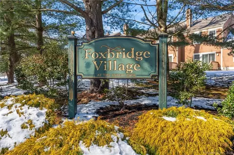 108 Foxbridge Village Rd, Branford, CT 06405