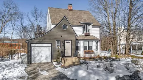 530 Whittemore Rd, Middlebury, CT 06762