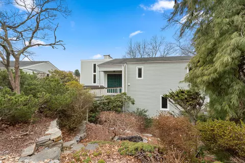119 Cove View Rd, New London, CT 06320