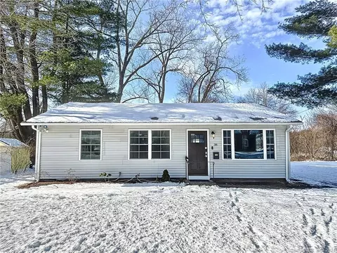 38 Hardwood Rd, Plainville, CT 06062