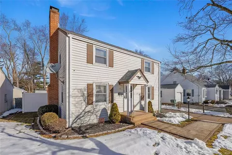 80 Piper Brook Ave, Newington, CT 06111