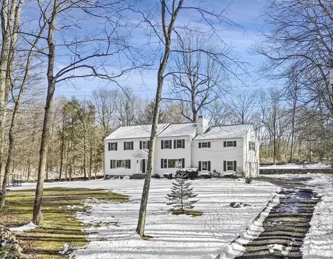 6 Ridge Farms Rd, Norwalk, CT 06850