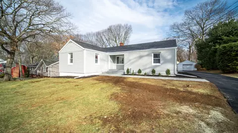 45 Leffert Rd, Trumbull, CT 06611