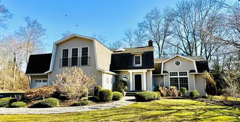 91 Deer Run Rd, Woodbridge, CT 06525