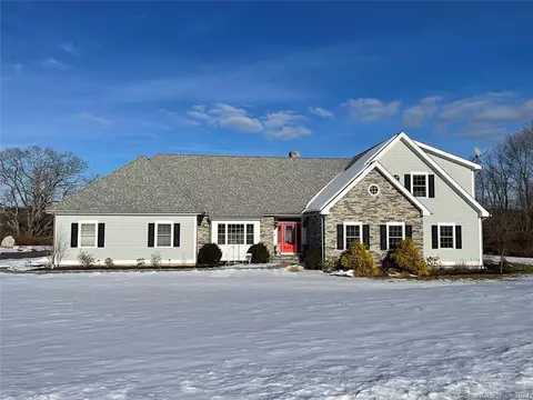 143 Westenhook Ter, Southbury, CT 06488