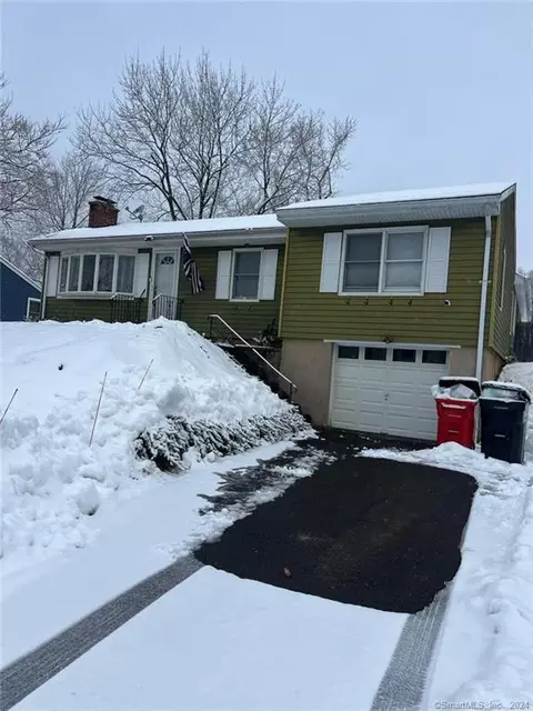 171 Robin Hill Rd, Meriden, CT 06450