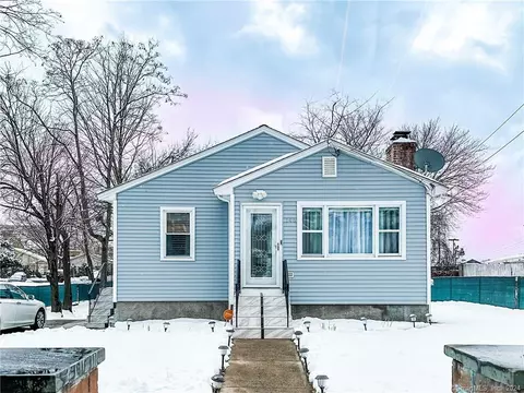 146 Hawthorne St, Bridgeport, CT 06610