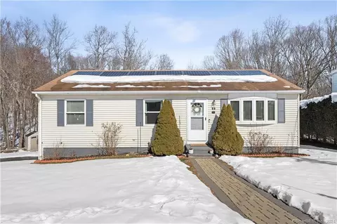 44 Crosswinds Ln, Waterbury, CT 06705