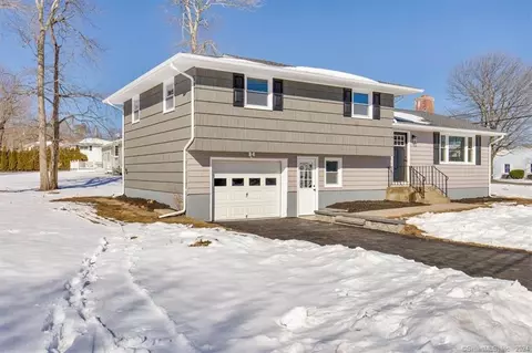 6 Colby Ln, Wolcott, CT 06716