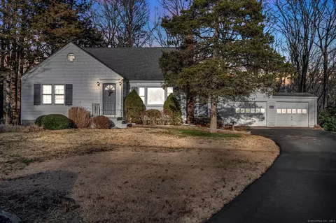 319 Drummond Rd, Orange, CT 06477