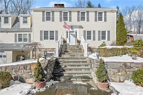 22 Ashbee Ln, Ridgefield, CT 06877