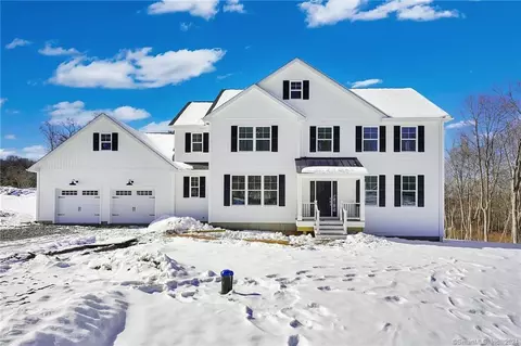 39 Bagburn Hill Rd, Monroe, CT 06468