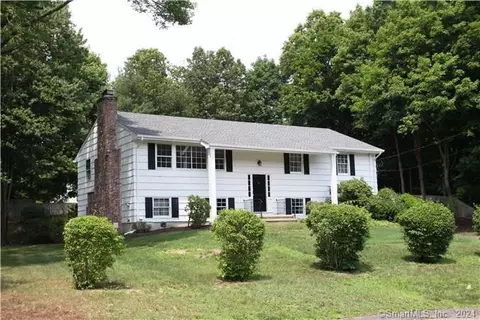 12 Loughran Ave, Stamford, CT 06902