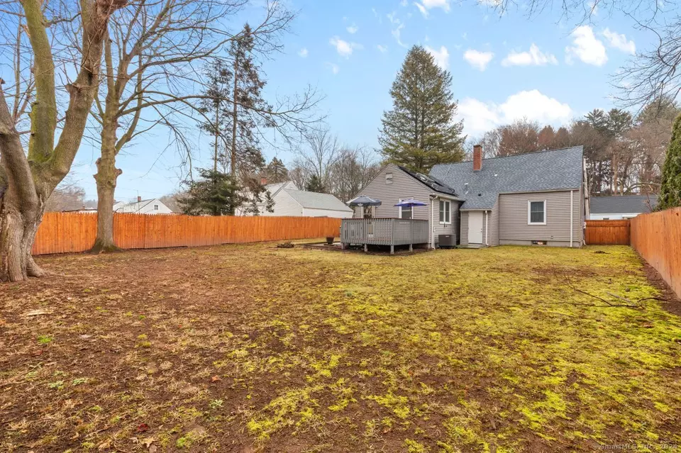 102 Blue Hills Ave, Hamden, CT 06514 34 Photos Movoto