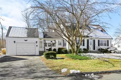 51 Drake St, Stratford, CT 06614