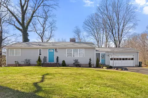 140 Bradford Dr, Cheshire, CT 06410
