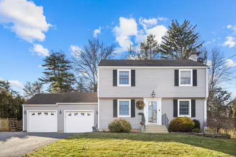 18 Sandhurst Dr, West Hartford, CT 06107