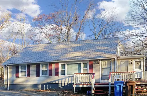 303 E Village Rd, Shelton, CT 06484