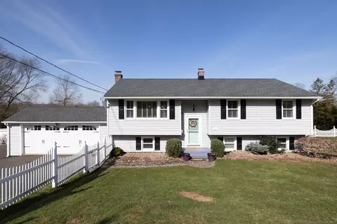 69 Bayberry Dr, Wallingford, CT 06492