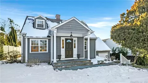 1 Cossitt Rd, Norwalk, CT 06854