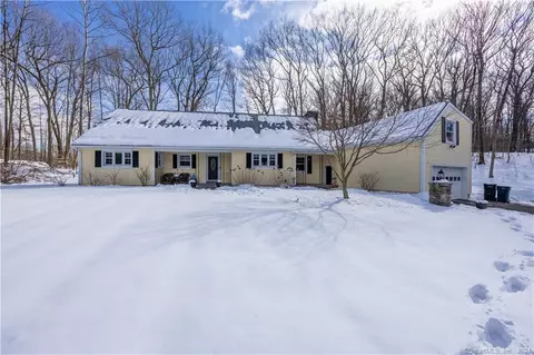 405 Blacks Rd, Cheshire, CT 06410