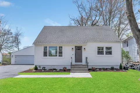 113 Sawyer Rd, Fairfield, CT 06824