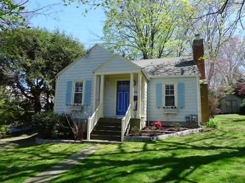 36 Ettl Ln, Greenwich, CT 06831