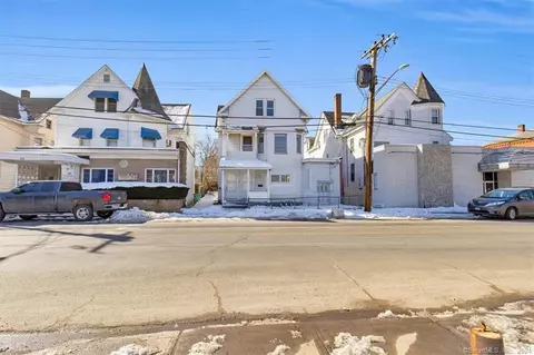 118 E Farm St, Waterbury, CT 06704