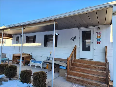 32 Shawnee Rd, East Hartford, CT 06118