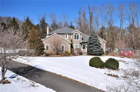 14 Michelle Ln, Avon, CT 06001
