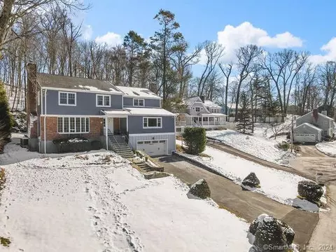 34 Loading Rock Rd, Greenwich, CT 06878