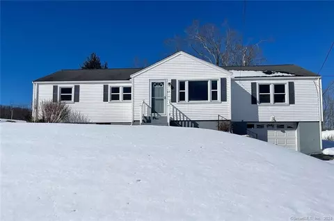 17 Pioneer Dr, North Branford, CT 06471