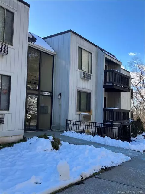 175 Mill Pond Rd #302, Hamden, CT 06518