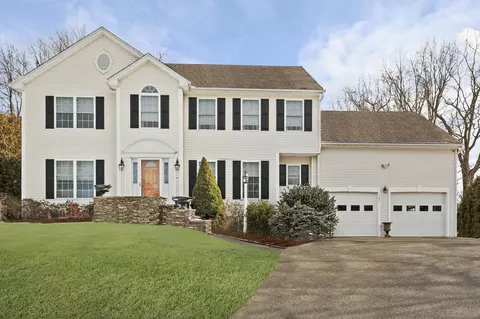 141 Kimberly Ln, Watertown, CT 06795