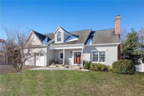 23 Elizabeth Ln, Suffield, CT 06078