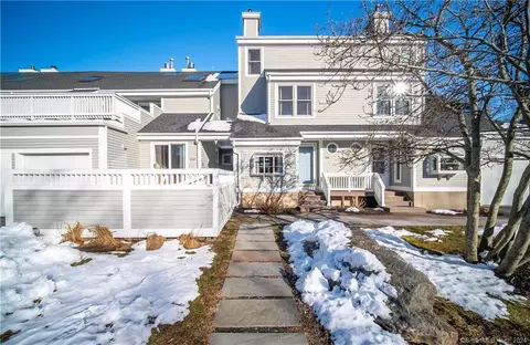 233 Mansfield Grove Rd #206, East Haven, CT 06512