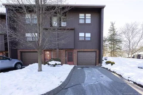 171 Mattabasset Dr #171, Meriden, CT 06450
