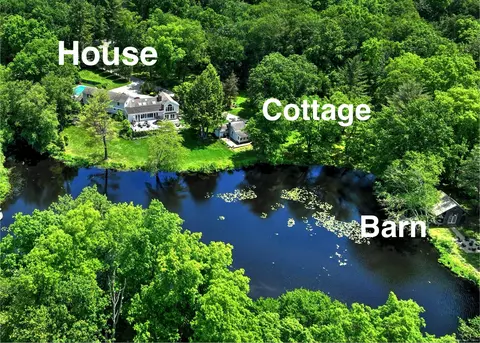 170 172 Newtown Tpke, Weston, CT 06883