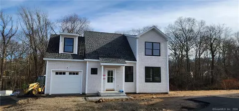 23 Ivy Hill Rd, Waterford, CT 06385