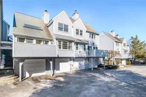 60 Wilton Crst #60, Wilton, CT 06897