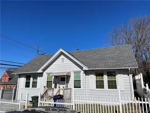 680 N Ridgefield Ave, Bridgeport, CT 06610