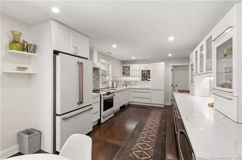 68 Raymond Ln, Wilton, CT 06897